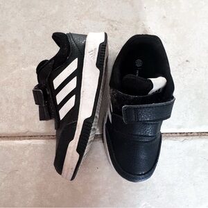 Adidas • Sneakers